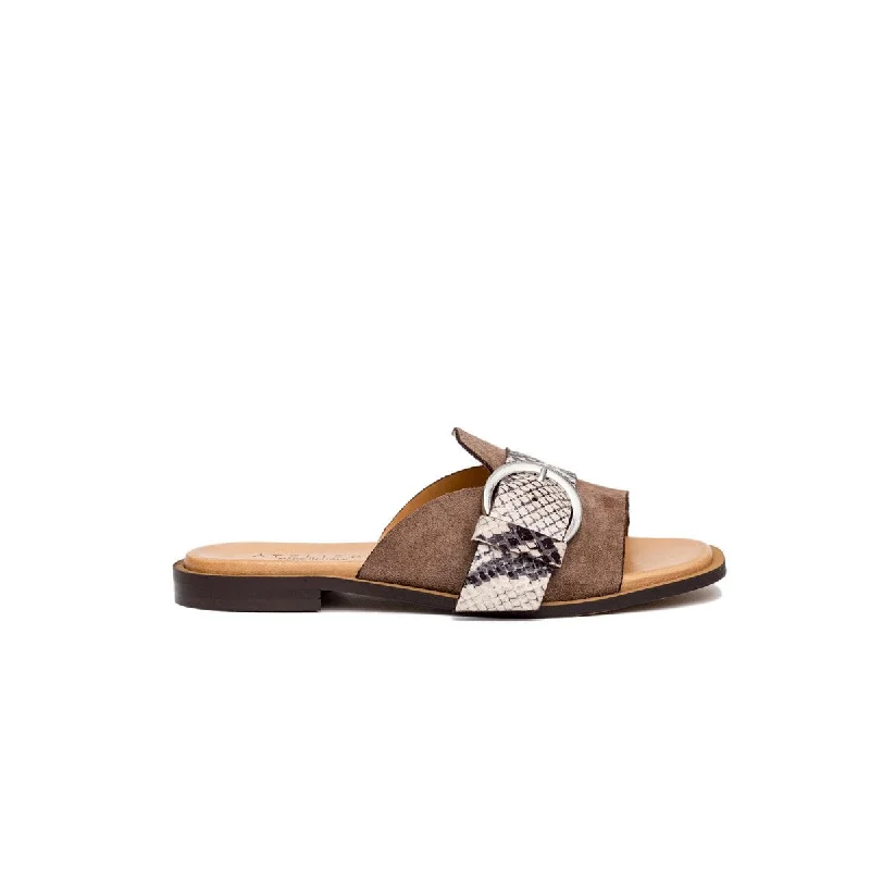 Durable and stylish women's shoes for active lifestylesFitz - Suede