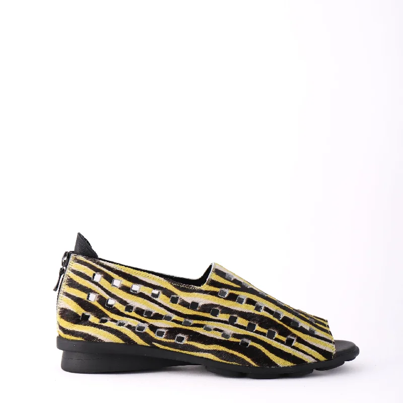 Bold and statement-making women's shoes for the bold and beautifulDRICK Tiger Pony Bold and statement-making women's shoes for the bold and beautifulDRICK Tiger Pony