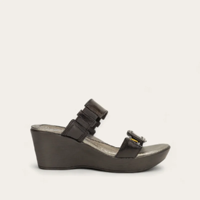 Comfy and casual women's shoes for the weekendTreasure