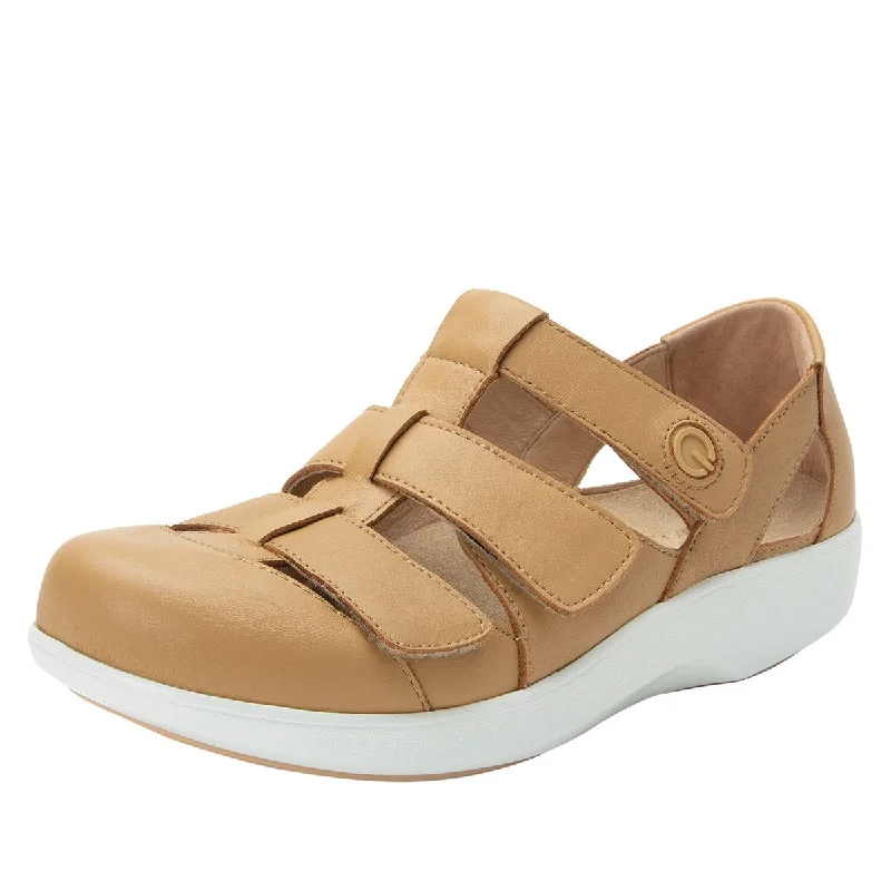 Practical and stylish women's shoes for travelTREQ NATURAL