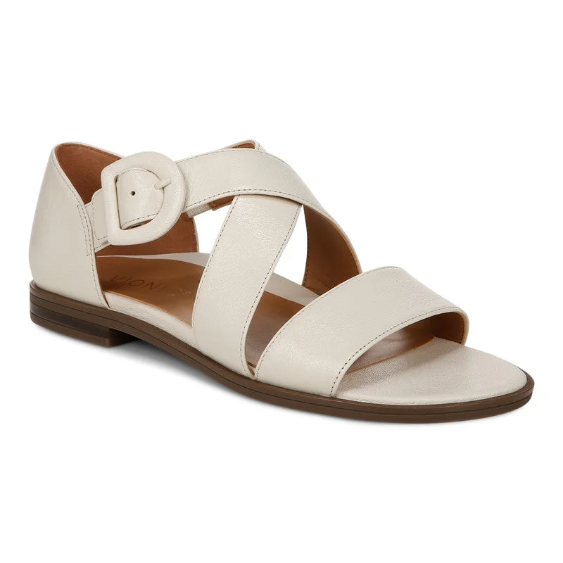 Chic and minimalist women's footwear trendsVIONIC PACIFICA