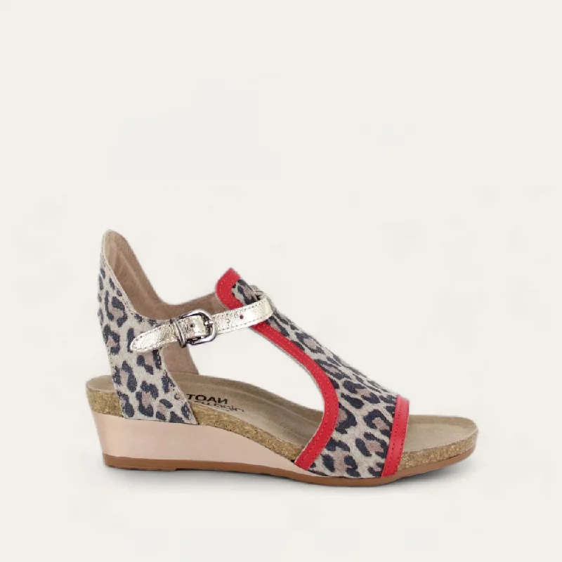 Practical and stylish women's shoes for travelFiona