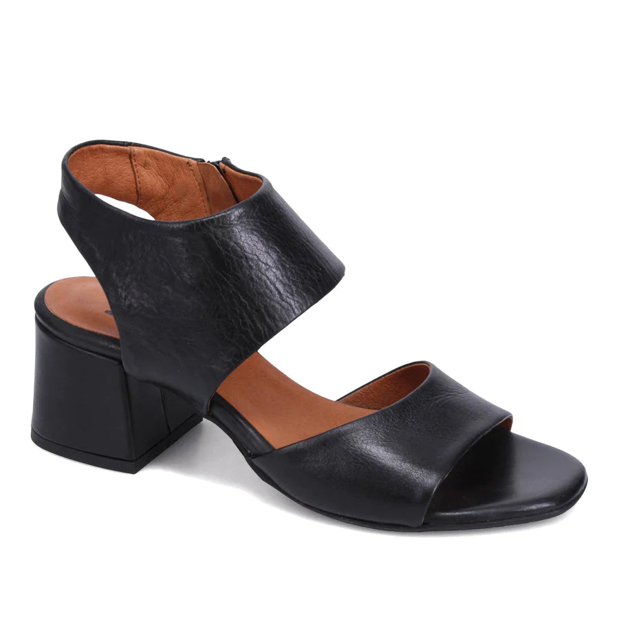 Flattering and figure-hugging women's footwearMIZ MOOZ BONNETTE