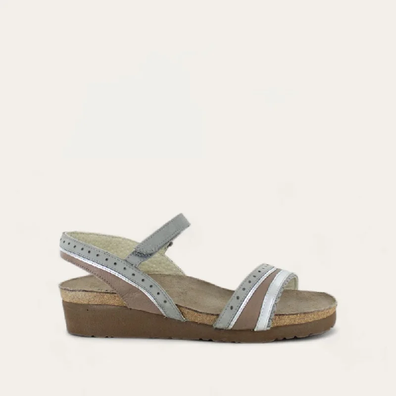 Chic and minimalist women's footwear trendsBeverly