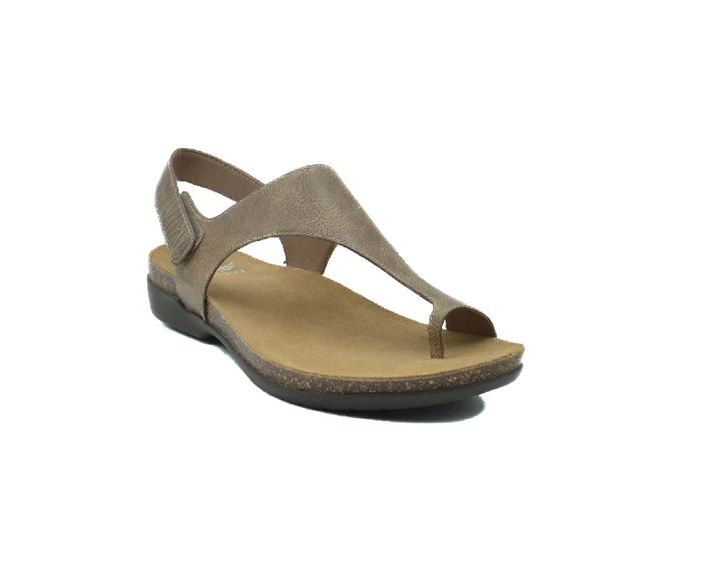 Timeless classic women's shoe designsDANSKO Reece