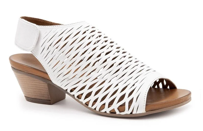 Chic and stylish women's shoes for garden partiesBUENO LACEY S24