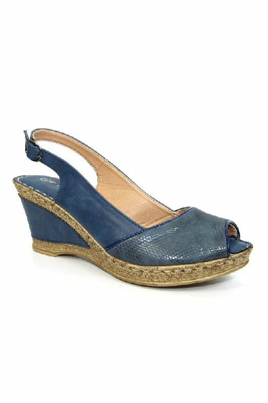 Vibrant and colorful women's shoe collectionsLunar JLY 055 Barnes in Blue
