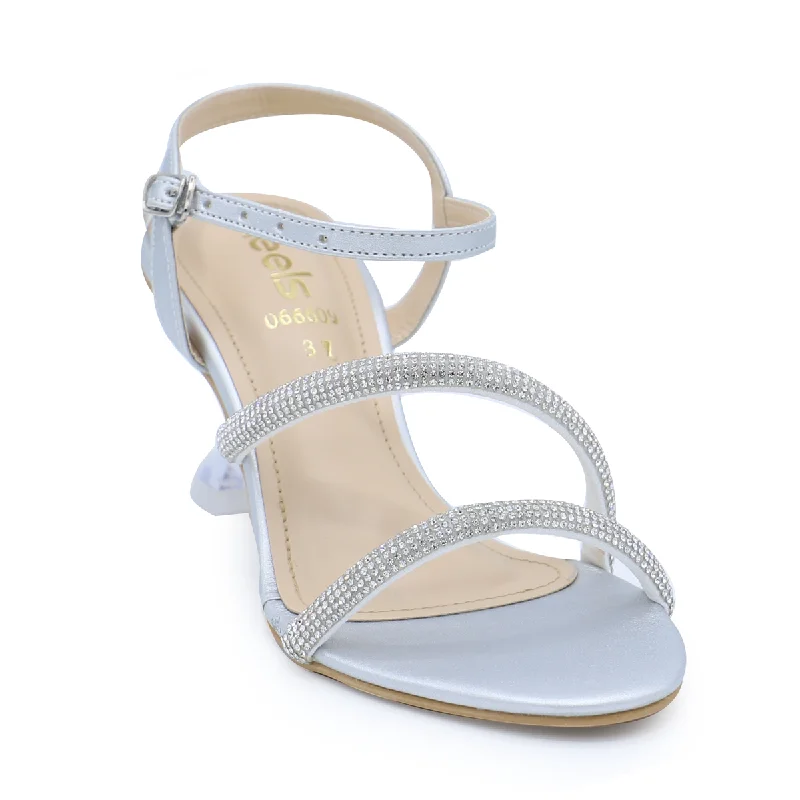 Timeless and elegant women's shoe classicsSilver Fancy Sandal 066609