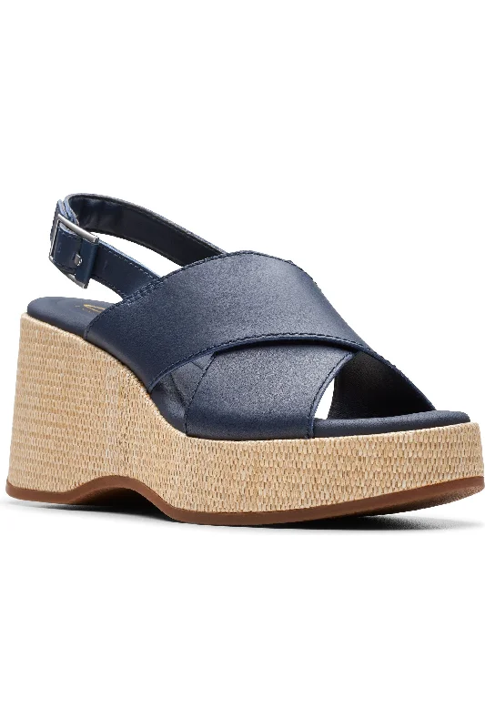 Sleek and modern women's footwear optionsClarks Manon Wish in Navy Leather