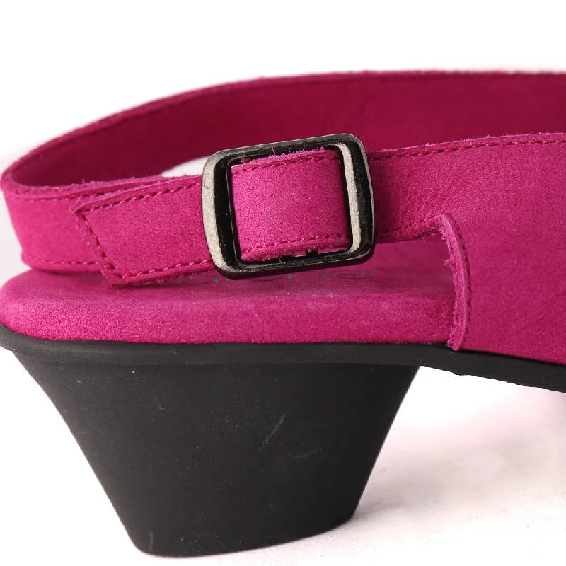 MAGENTA