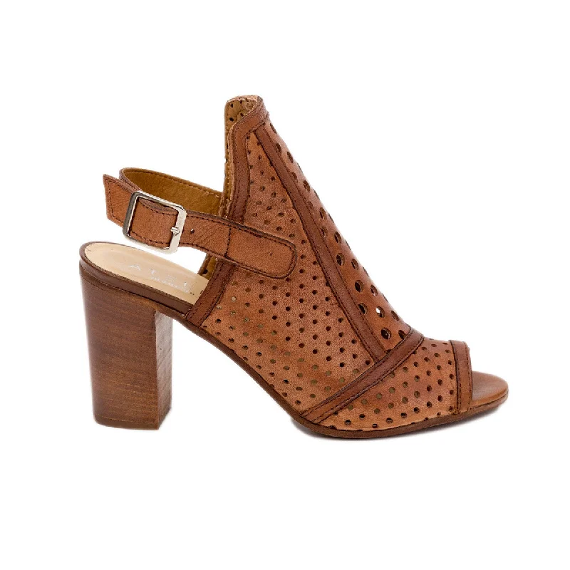 Versatile and stylish women's shoes for all occasions and seasonsSafra