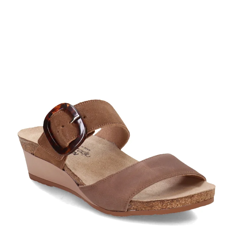 Comfy and casual women's shoes for the weekendWomen's Naot, Kingdom Sandal
