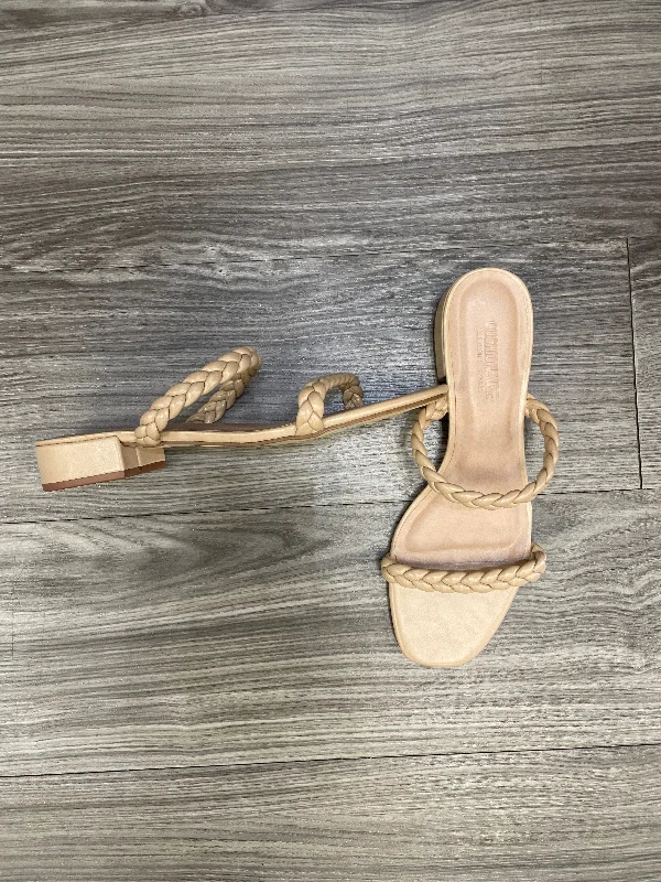 Feminine and dainty women's shoe designsBeige Sandals Heels Block Cushionaire, Size 10 Feminine and dainty women's shoe designsBeige Sandals Heels Block Cushionaire, Size 10