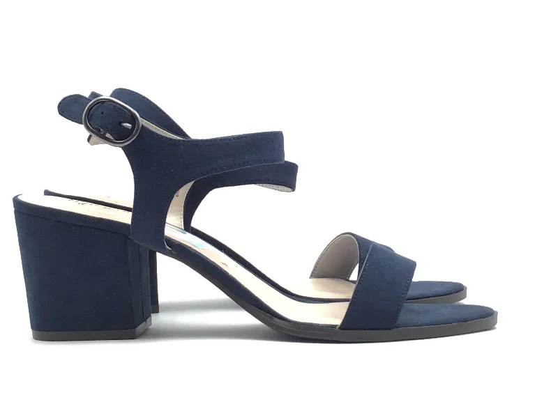 Effortlessly stylish women's shoe choicesBlue Sandals Heels Block Style And Company, Size 9 Effortlessly stylish women's shoe choicesBlue Sandals Heels Block Style And Company, Size 9