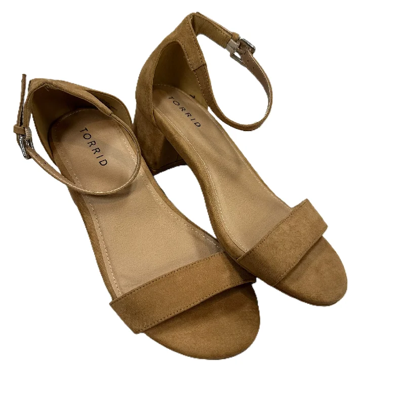 Flattering and stylish women's shoes for wide feetBrown Sandals Heels Block By Torrid, Size: 7.5 Flattering and stylish women's shoes for wide feetBrown Sandals Heels Block By Torrid, Size: 7.5