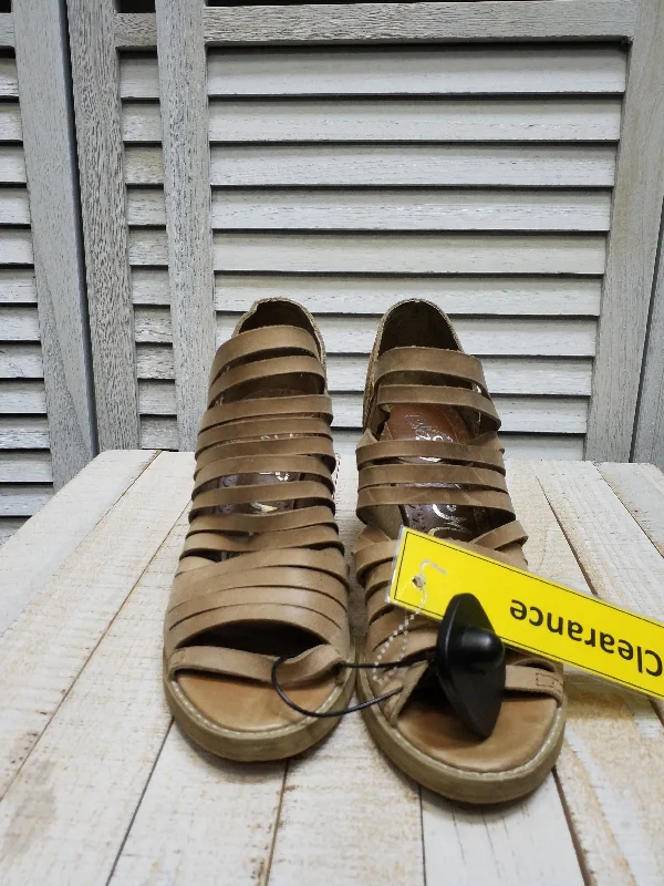 Elegant and sophisticated women's shoes for dinner datesBrown Sandals Heels Block Naughty Monkey, Size 8 Elegant and sophisticated women's shoes for dinner datesBrown Sandals Heels Block Naughty Monkey, Size 8