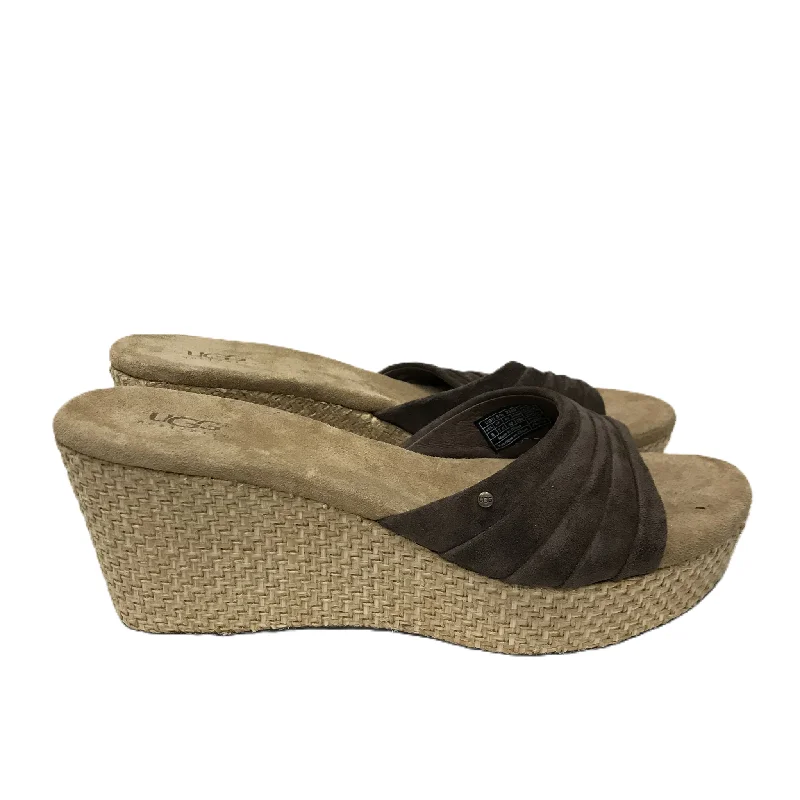 Comfy and stylish women's shoes for flat feetBrown Sandals Heels Wedge By Ugg, Size: 9 Comfy and stylish women's shoes for flat feetBrown Sandals Heels Wedge By Ugg, Size: 9