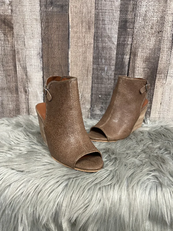 Vibrant and colorful women's shoe collectionsBrown Sandals Heels Wedge Lucky Brand, Size 8 Vibrant and colorful women's shoe collectionsBrown Sandals Heels Wedge Lucky Brand, Size 8