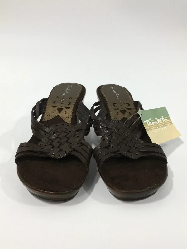 Comfy and stylish women's shoes for everyday comfortBrown Sandals Heels Wedge Thom Mccann, Size 7.5 Comfy and stylish women's shoes for everyday comfortBrown Sandals Heels Wedge Thom Mccann, Size 7.5