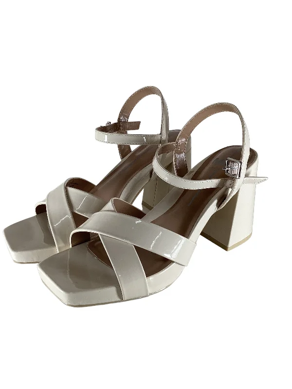 Durable and reliable women's shoesCream Sandals Heels Block Mia, Size 9