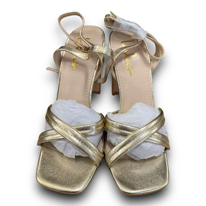Elegant and refined women's shoe designsGold Sandals Heels Block Lulus, Size 6