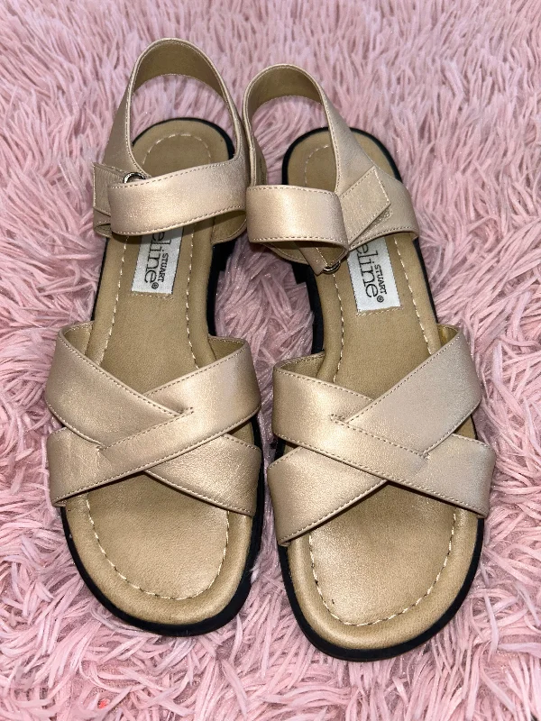 Chic and stylish women's shoes that complement every outfit and occasioGold Sandals Heels Block Stuart Madeline, Size 7.5 Chic and stylish women's shoes that complement every outfit and occasioGold Sandals Heels Block Stuart Madeline, Size 7.5