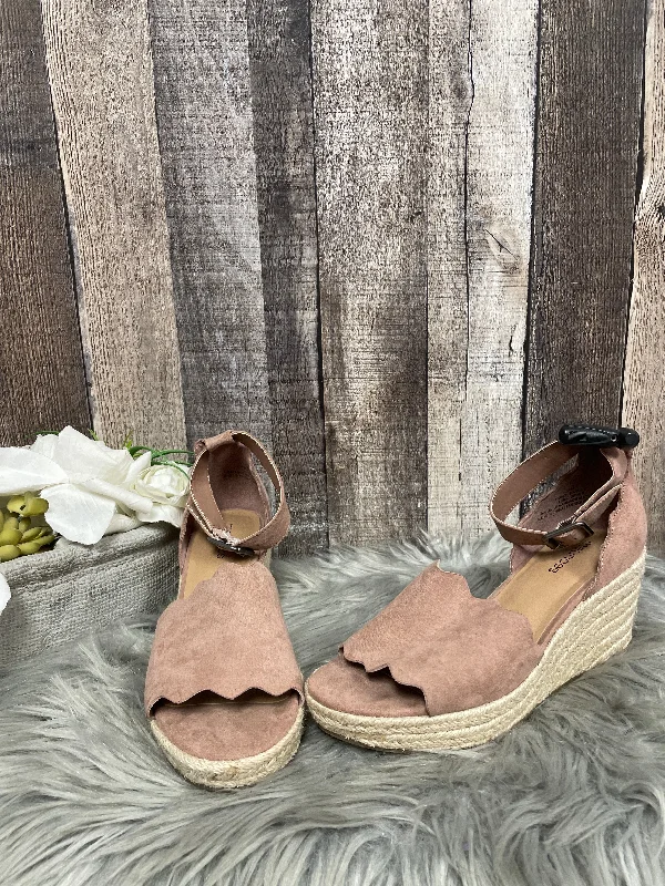 Comfy and stylish women's shoes for everyday eleganceMauve Sandals Heels Wedge Maurices, Size 6.5 Comfy and stylish women's shoes for everyday eleganceMauve Sandals Heels Wedge Maurices, Size 6.5