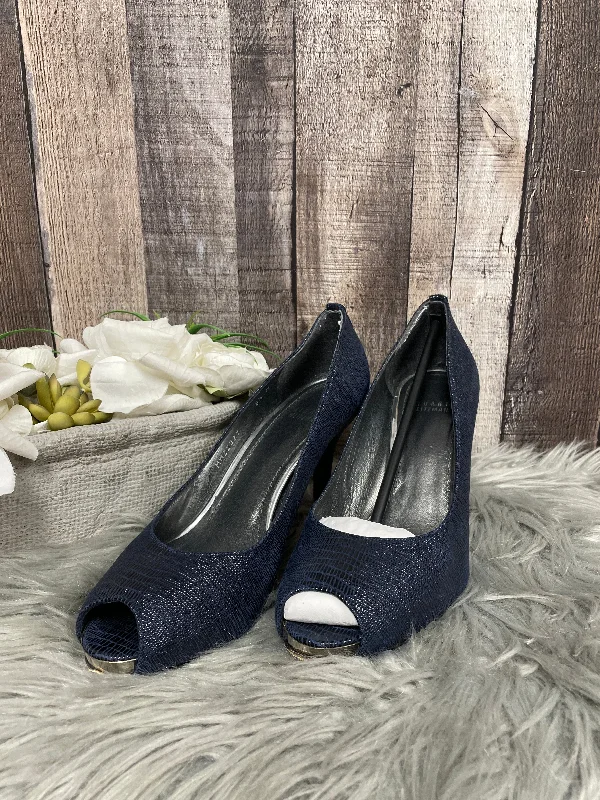 Flattering and stylish women's shoes for wide feetNavy Sandals Heels Stiletto Stuart Weitzman, Size 8.5 Flattering and stylish women's shoes for wide feetNavy Sandals Heels Stiletto Stuart Weitzman, Size 8.5