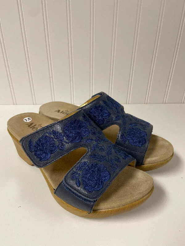 Stunning and eye-catching women's footwearNavy Sandals Heels Wedge Alegria, Size 7.5 Stunning and eye-catching women's footwearNavy Sandals Heels Wedge Alegria, Size 7.5