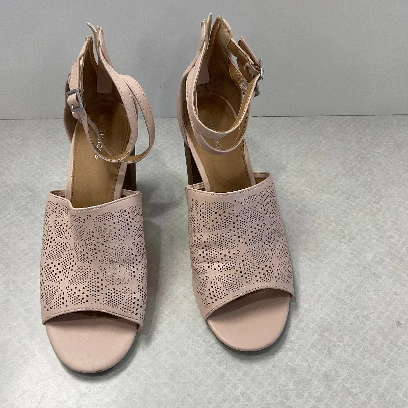 Exotic and bold women's shoe designsPink Sandals Heels Block Maurices, Size 10
