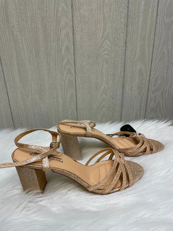 Chic and minimalist women's footwear trendsRose Gold Sandals Heels Block Badgley Mischka, Size 10 Chic and minimalist women's footwear trendsRose Gold Sandals Heels Block Badgley Mischka, Size 10