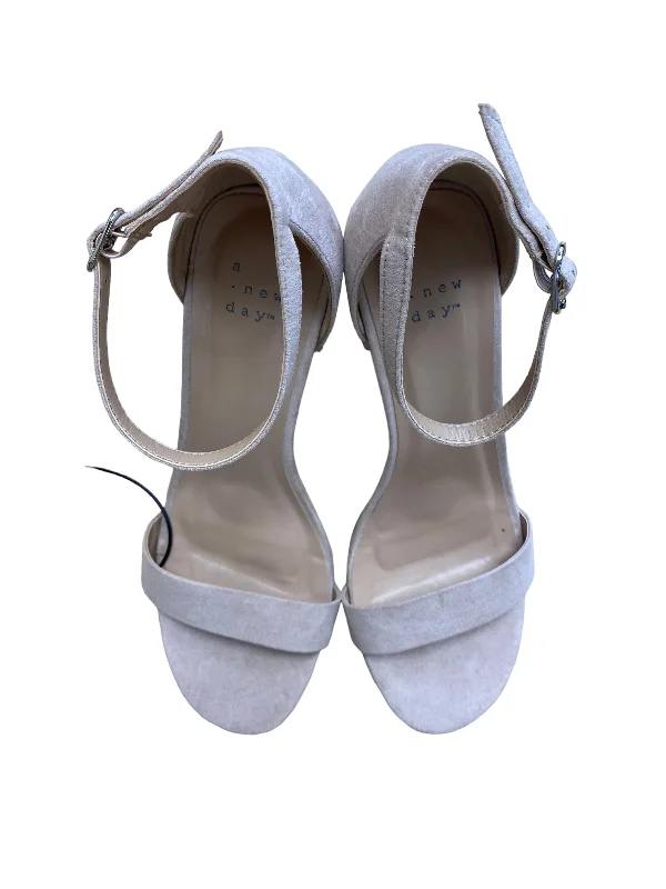 Practical and stylish women's shoes for travelSandals Heels Block By A New Day Size: 9.5 Practical and stylish women's shoes for travelSandals Heels Block By A New Day Size: 9.5