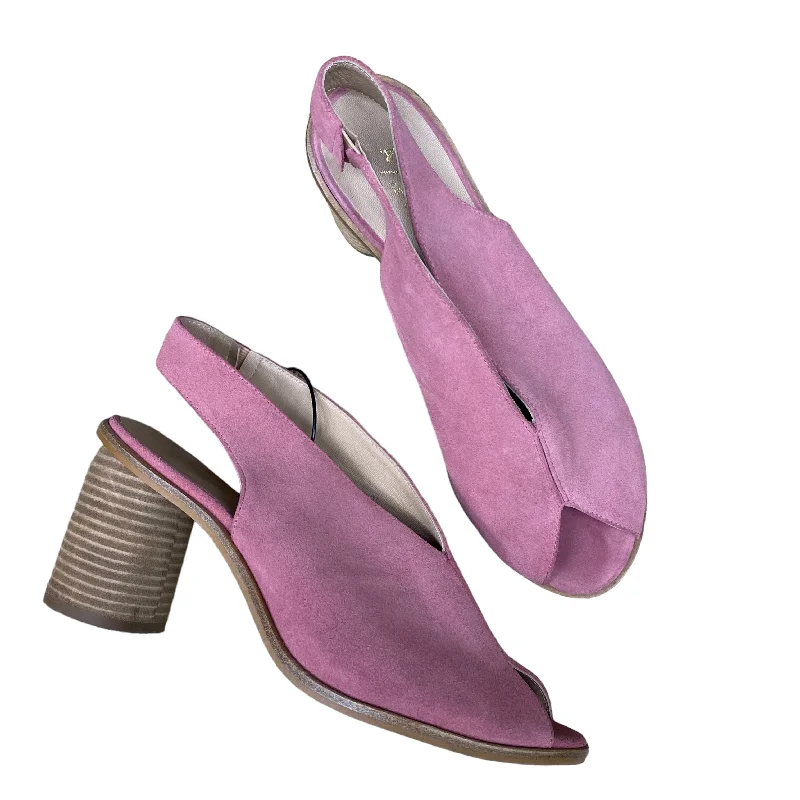 Chic and stylish women's shoes that complement every outfit and occasioSandals Heels Block By Anthropologie Size: 9.5 Chic and stylish women's shoes that complement every outfit and occasioSandals Heels Block By Anthropologie Size: 9.5