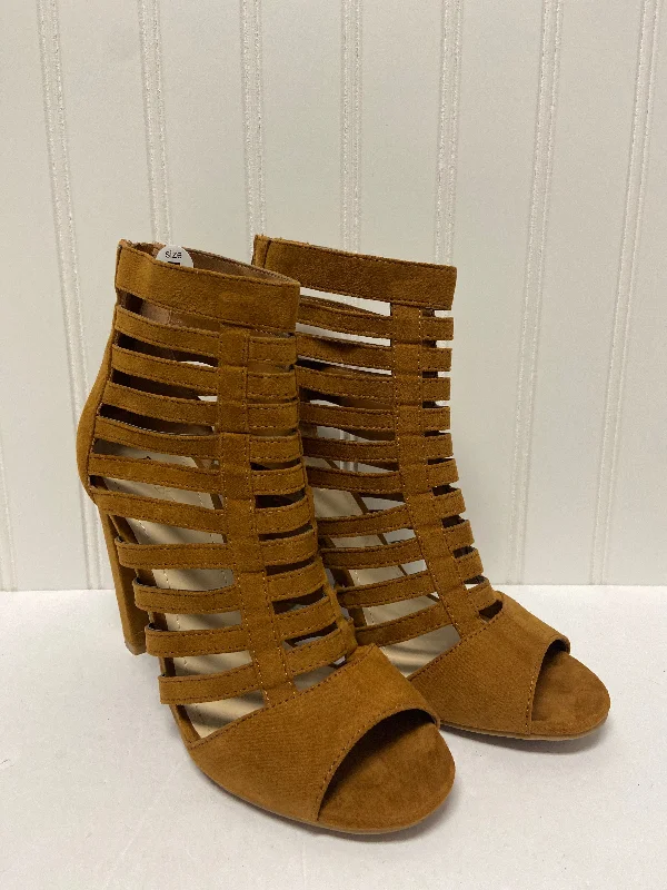 Classic and timeless women's footwear choicesSandals Heels Block By Bamboo Size: 7 Classic and timeless women's footwear choicesSandals Heels Block By Bamboo Size: 7