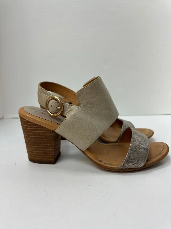 Comfy and casual women's shoes for the weekendSandals Heels Block By Born  Size: 8