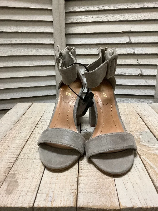Bold and statement-making women's shoes for the bold and beautifulSandals Heels Block By Catherine Malandrino Size: 7 Bold and statement-making women's shoes for the bold and beautifulSandals Heels Block By Catherine Malandrino Size: 7
