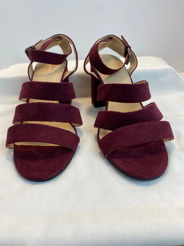 Timeless classic women's shoe designsSandals Heels Block By Cato  Size: 10