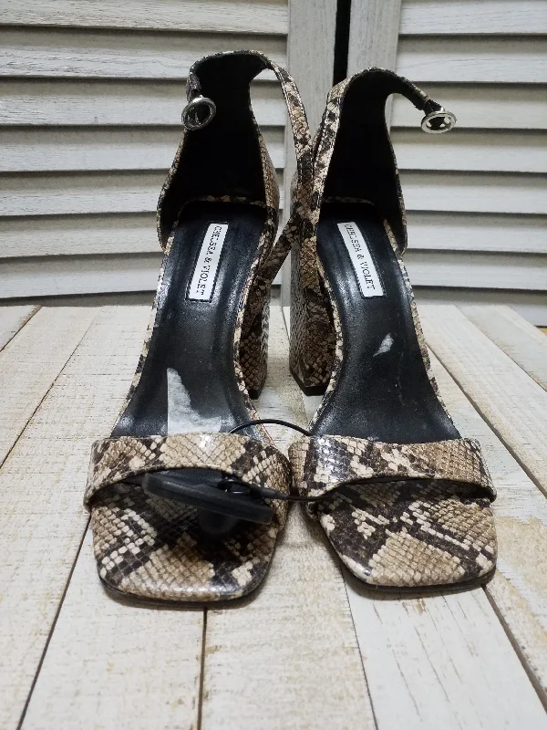 Elegant and refined women's shoe designsSandals Heels Block By Chelsea And Violet Size: 7.5 Elegant and refined women's shoe designsSandals Heels Block By Chelsea And Violet Size: 7.5