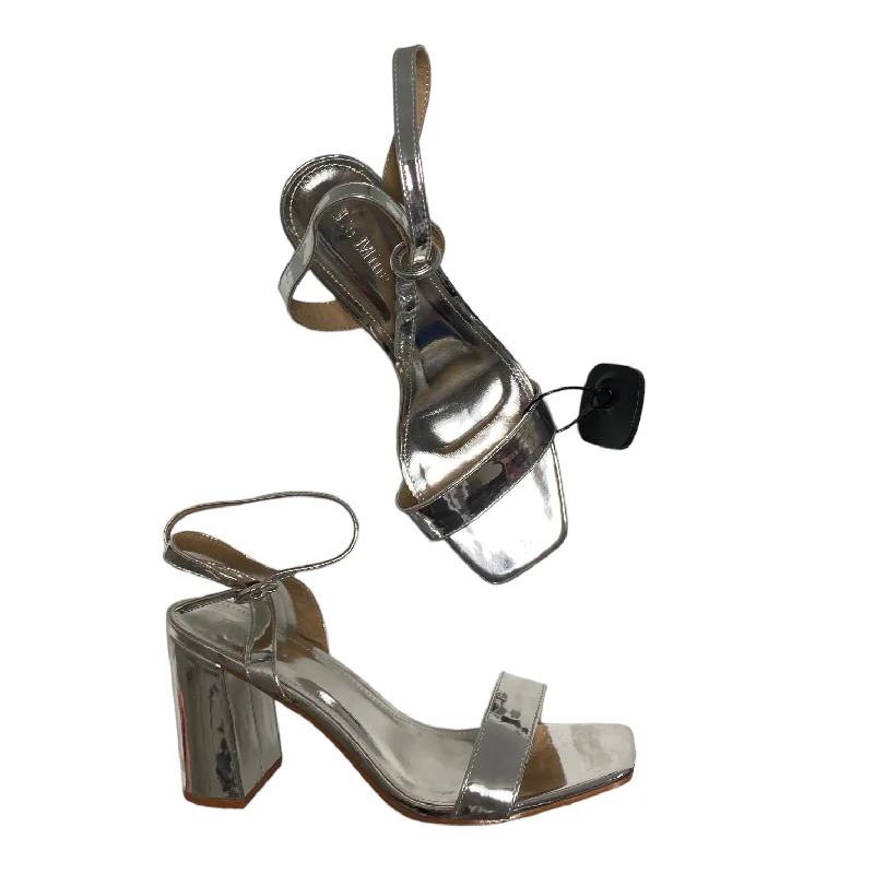 Elegant and sophisticated women's shoe stylesSandals Heels Block By Cmc  Size: 8