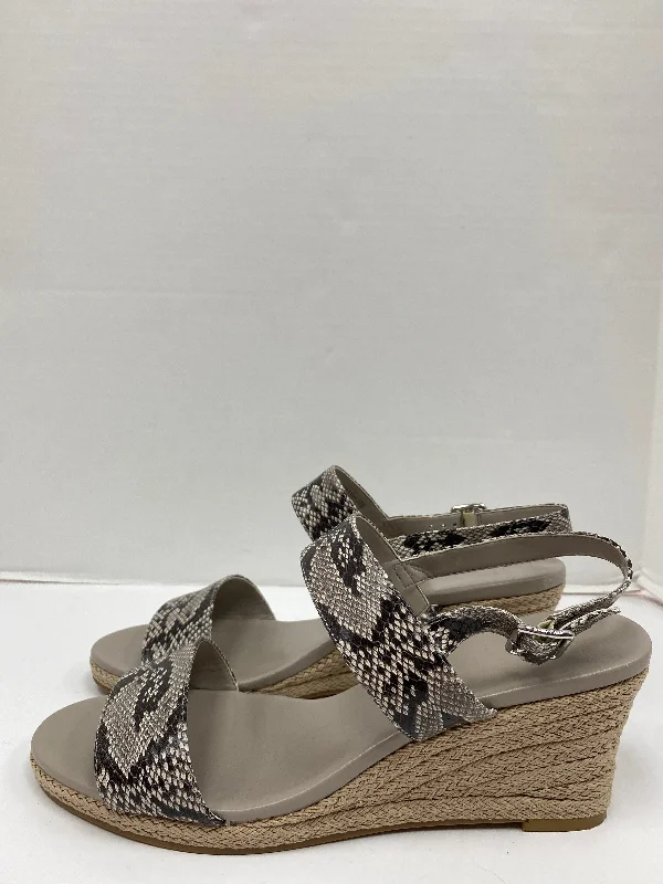 Chic and sophisticated women's footwear for workSandals Heels Block By Cole-haan Size: 10 Chic and sophisticated women's footwear for workSandals Heels Block By Cole-haan Size: 10