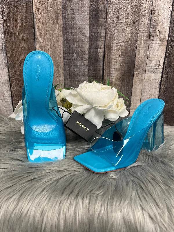 Stylish and comfortable women's shoes for long flightsSandals Heels Block By Forever 21 Size: 7.5 Stylish and comfortable women's shoes for long flightsSandals Heels Block By Forever 21 Size: 7.5