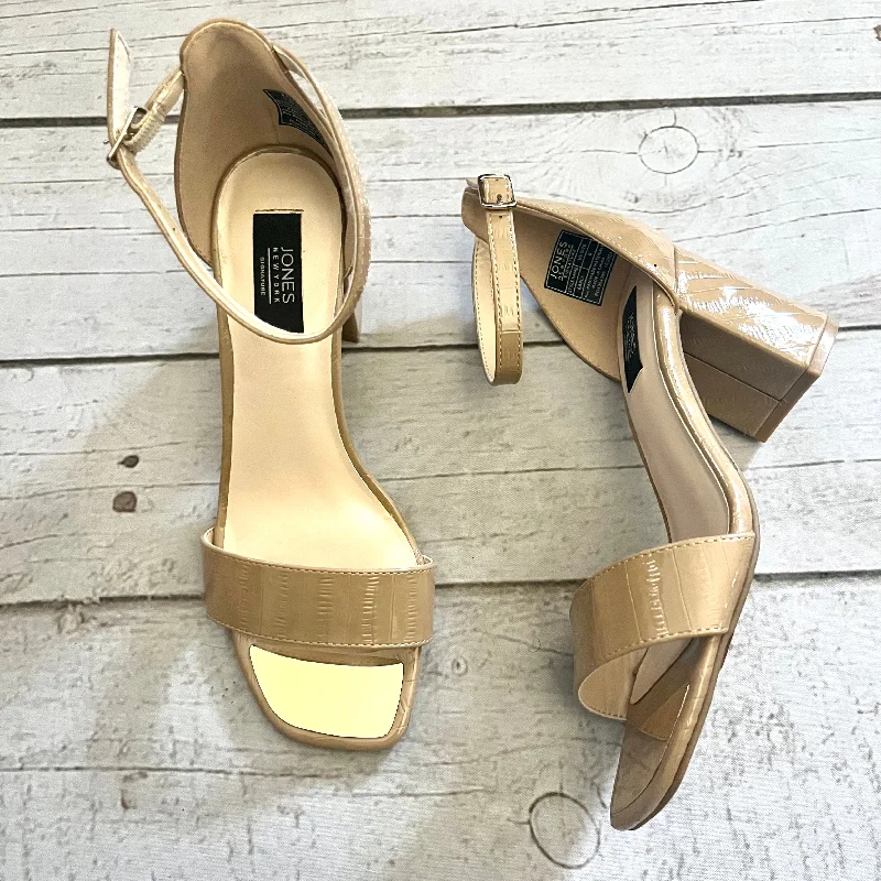 Stunning and glamorous women's shoes for evenings outSandals Heels Block By Jones New York Size: 6 Stunning and glamorous women's shoes for evenings outSandals Heels Block By Jones New York Size: 6