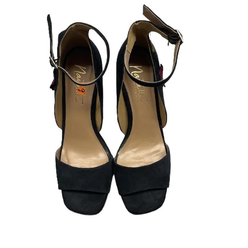 Practical and stylish women's shoes for travelSandals Heels Block By Nanette Lepore Size: 9 Practical and stylish women's shoes for travelSandals Heels Block By Nanette Lepore Size: 9