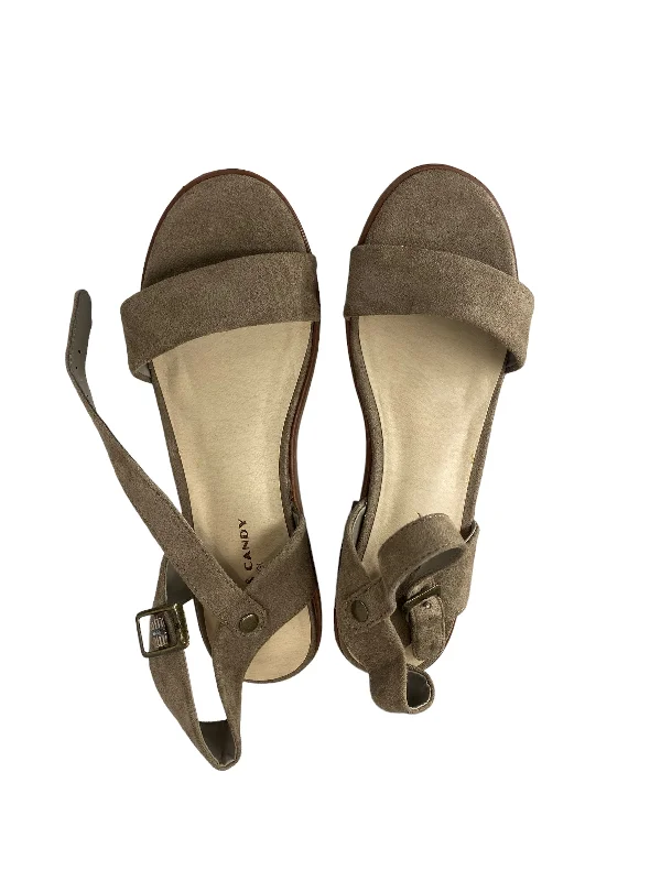 Flattering and stylish women's shoes for wide feetSandals Heels Block By Rock And Candy Size: 9.5 Flattering and stylish women's shoes for wide feetSandals Heels Block By Rock And Candy Size: 9.5