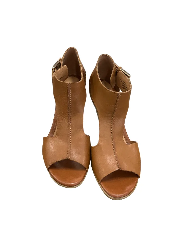 Fashion-forward and trendy women's shoe stylesSandals Heels Block By Sofft Size: 7.5 Fashion-forward and trendy women's shoe stylesSandals Heels Block By Sofft Size: 7.5