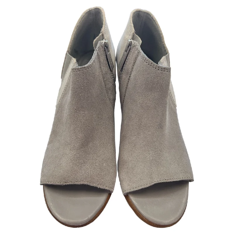 Versatile and adaptable women's shoes for every occasionSandals Heels Block By Sorel Size: 6.5 Versatile and adaptable women's shoes for every occasionSandals Heels Block By Sorel Size: 6.5