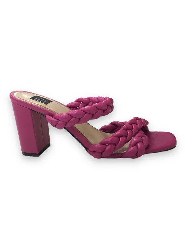 Versatile and elegant women's shoes for any outfitSandals Heels Block By White House Black Market  Size: 7