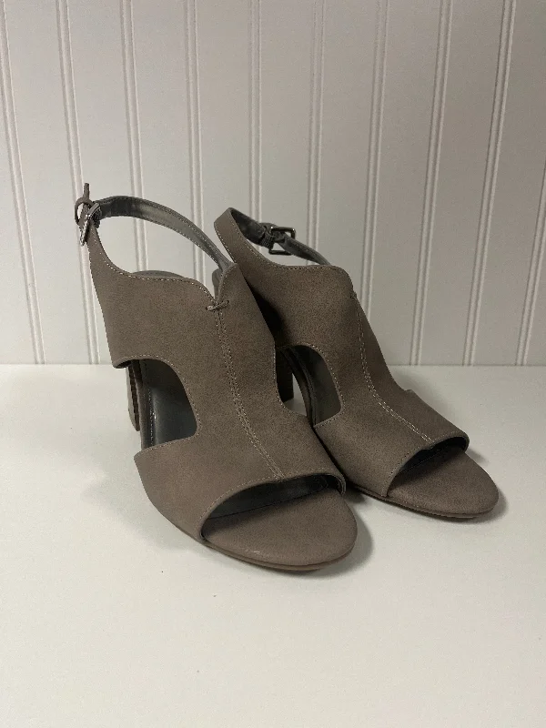 Comfy and stylish women's shoes for flat feetSandals Heels Block By Worthington Size: 10 Comfy and stylish women's shoes for flat feetSandals Heels Block By Worthington Size: 10