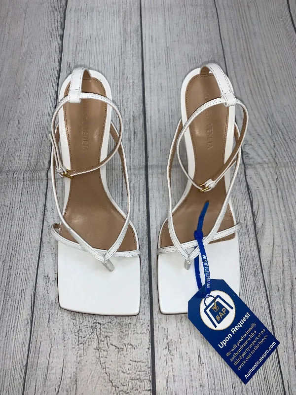 Comfy and stylish women's shoes for lounging around the houseSandals Heels Stiletto By Bottega Veneta Size: 8.5 Comfy and stylish women's shoes for lounging around the houseSandals Heels Stiletto By Bottega Veneta Size: 8.5