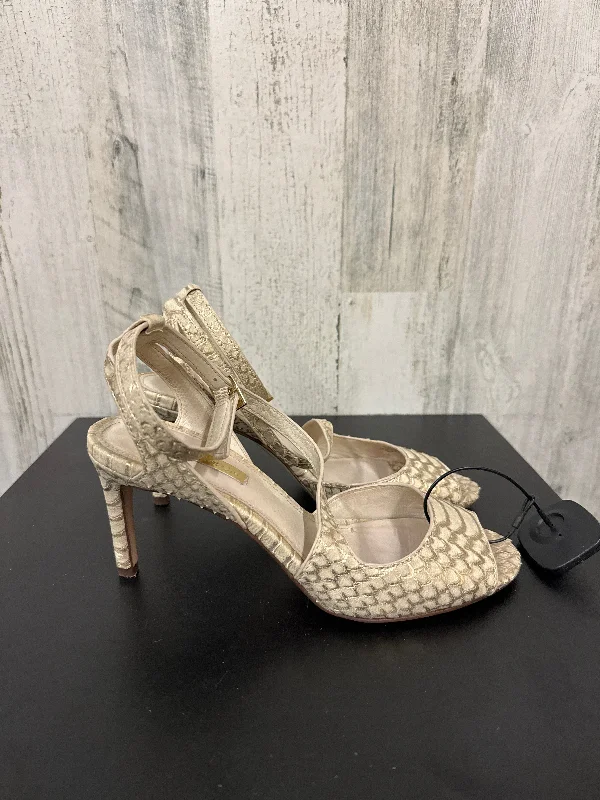 Versatile and stylish women's shoes for everyday chicSandals Heels Stiletto By Louise Et Cie Size: 7 Versatile and stylish women's shoes for everyday chicSandals Heels Stiletto By Louise Et Cie Size: 7